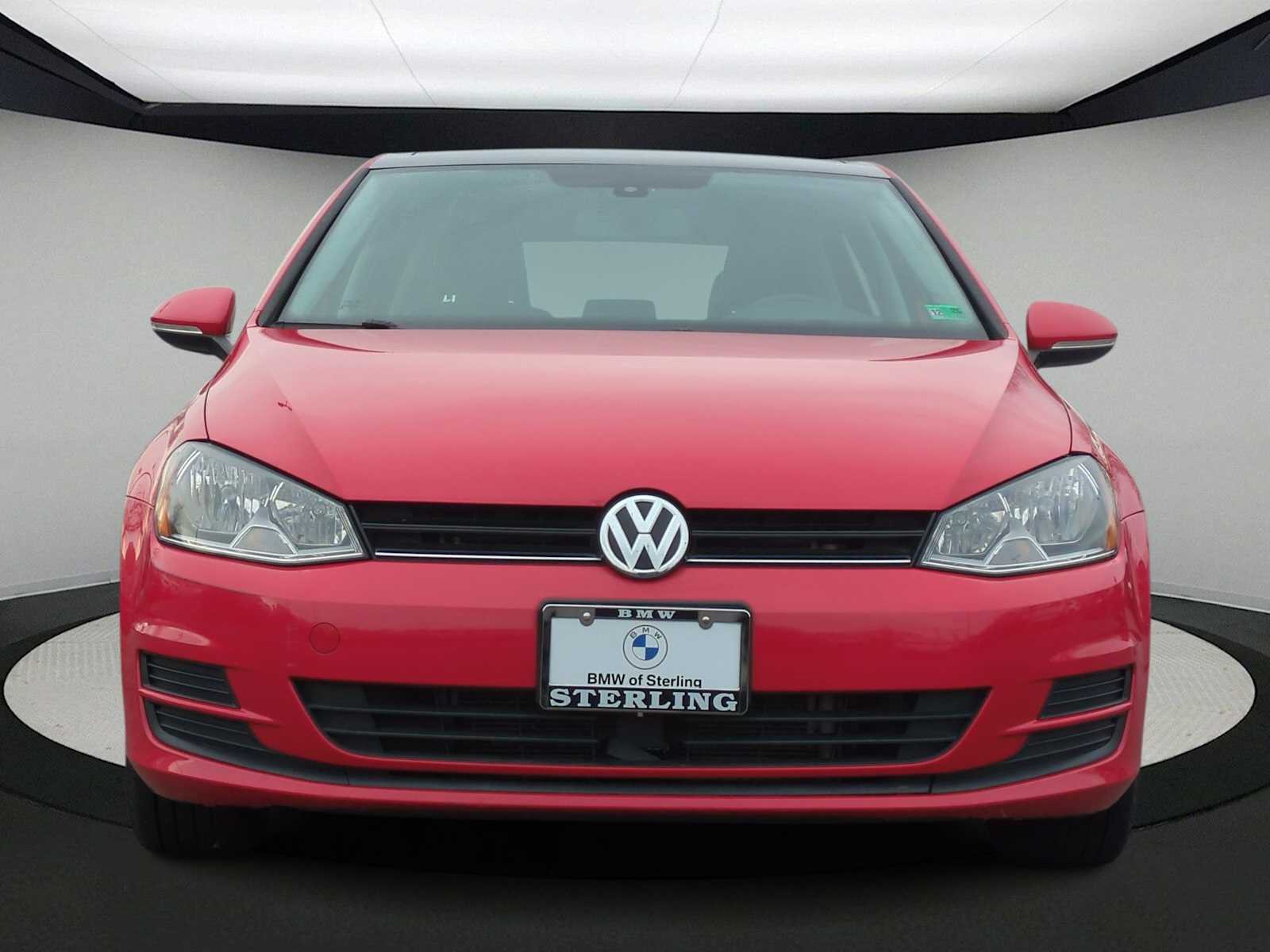 Thumbnail: 2017 Volkswagen Golf - 3