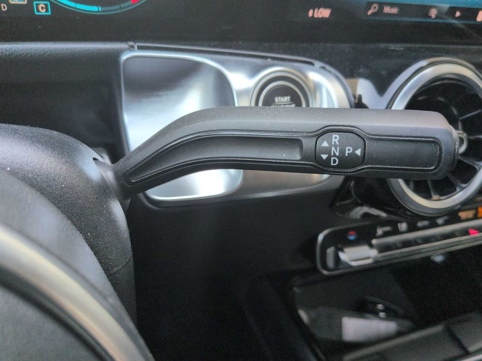 Thumbnail: 2020 Mercedes-Benz GLB - 33