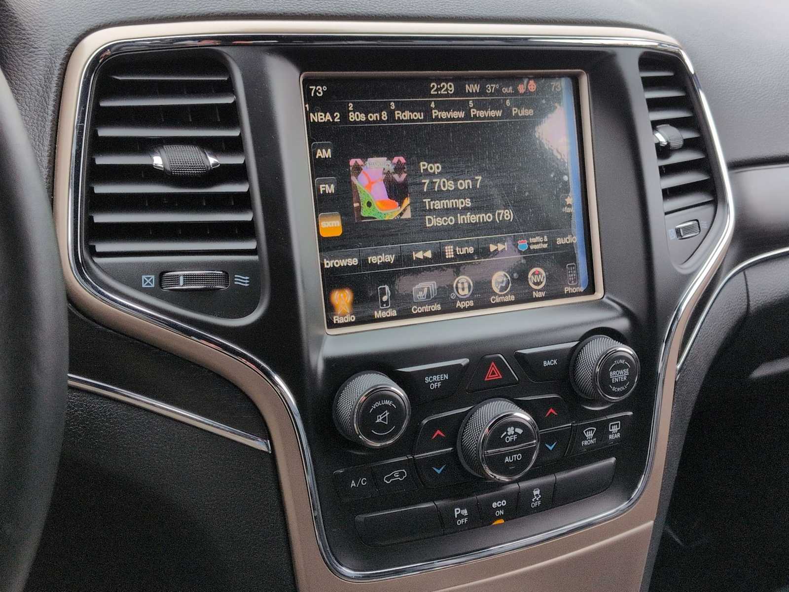 Thumbnail: 2015 Jeep Grand Cherokee - 30