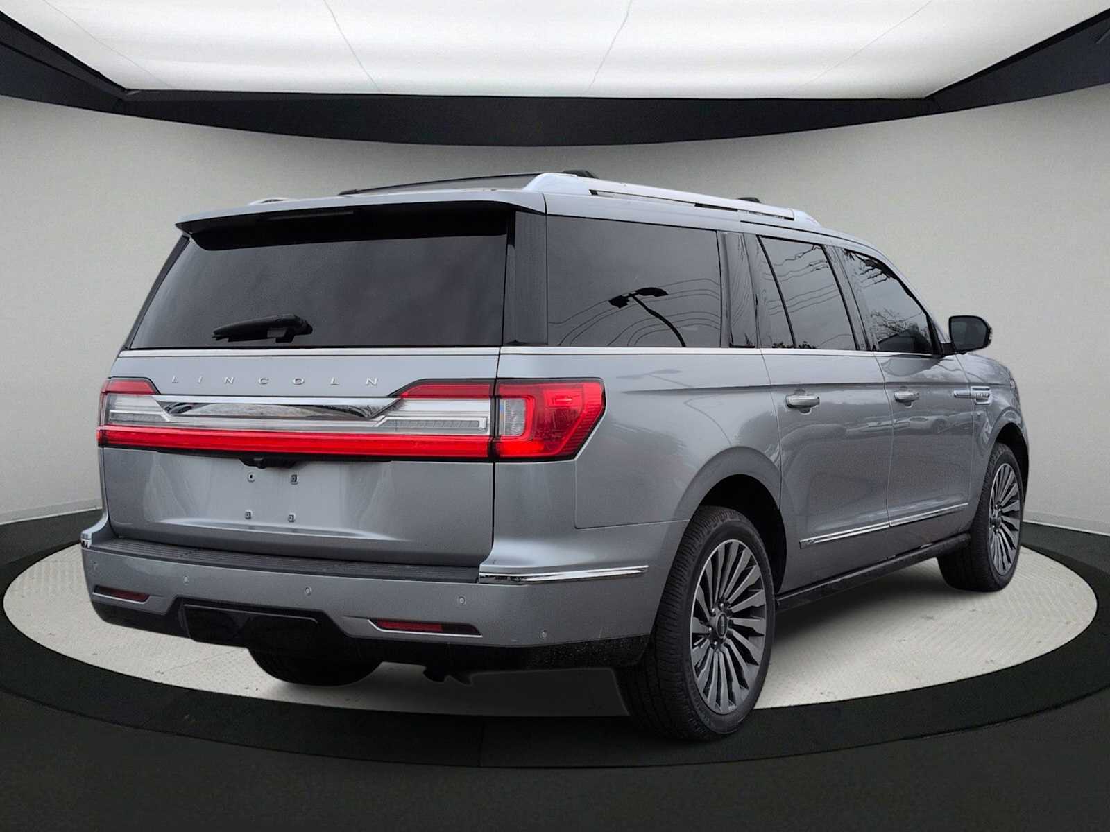Thumbnail: 2020 Lincoln Navigator L - 8