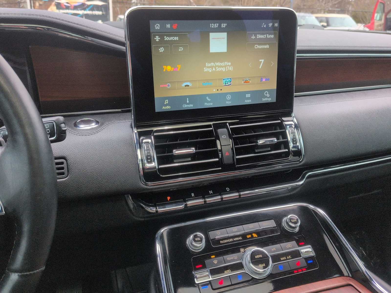 Thumbnail: 2020 Lincoln Navigator L - 29