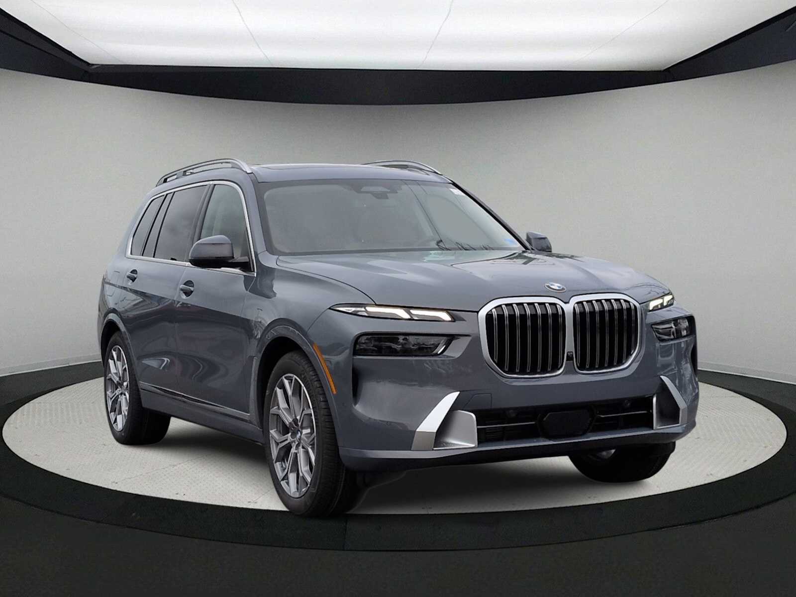 Thumbnail: 2027 BMW X7 - 2