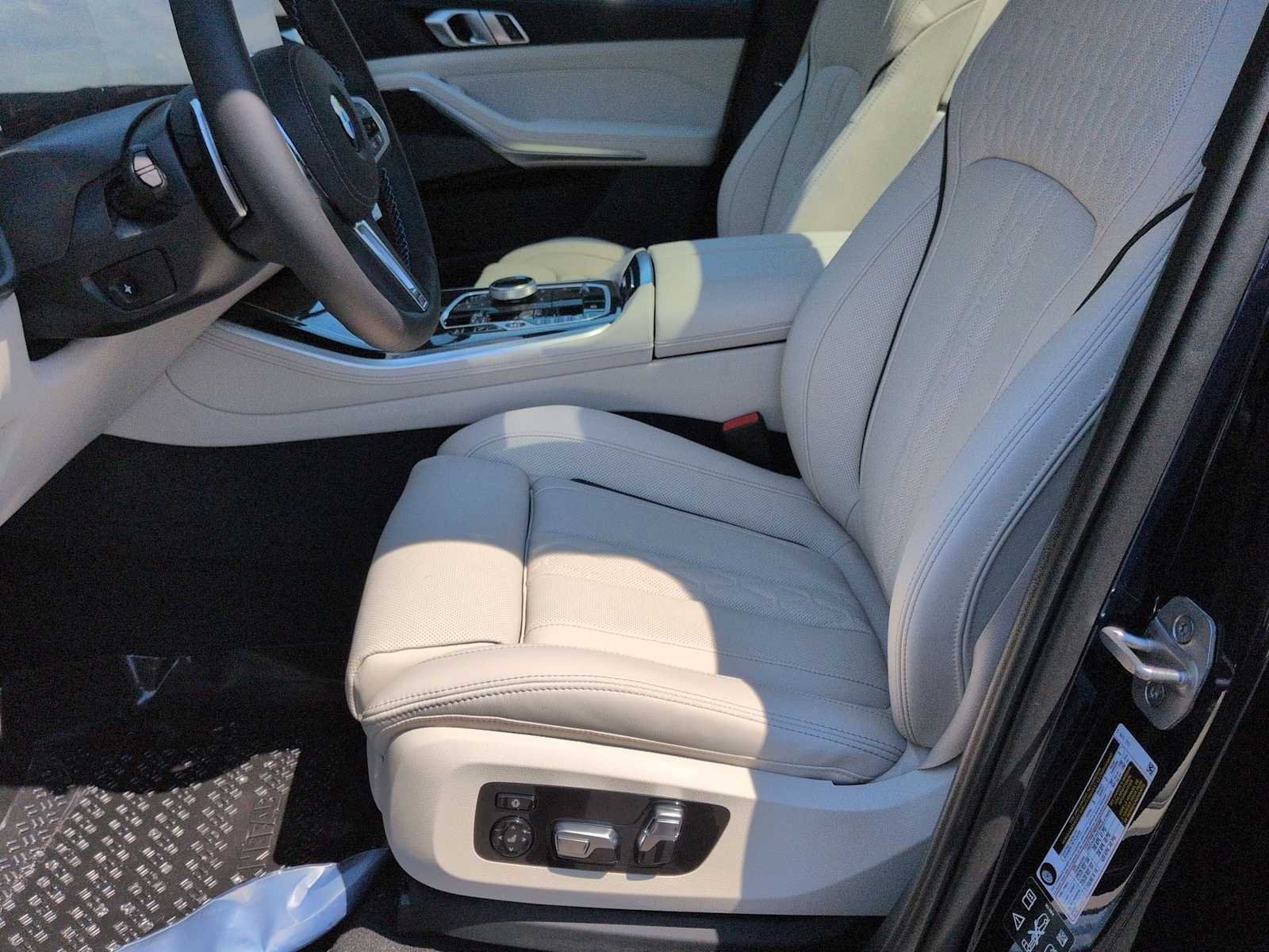 Thumbnail: 2026 BMW X5 - 17