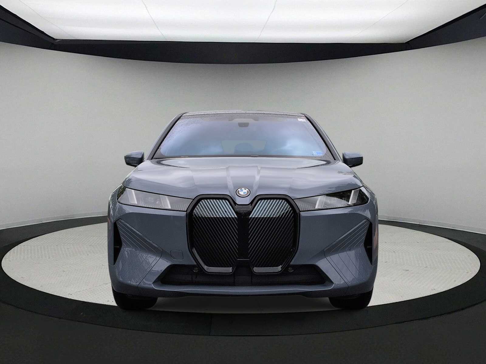 Thumbnail: 2026 BMW iX - 3