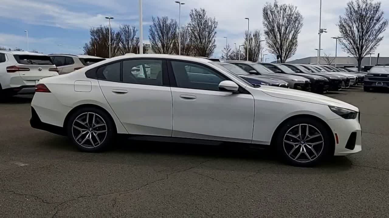 Thumbnail: 2025 BMW i5 - 9