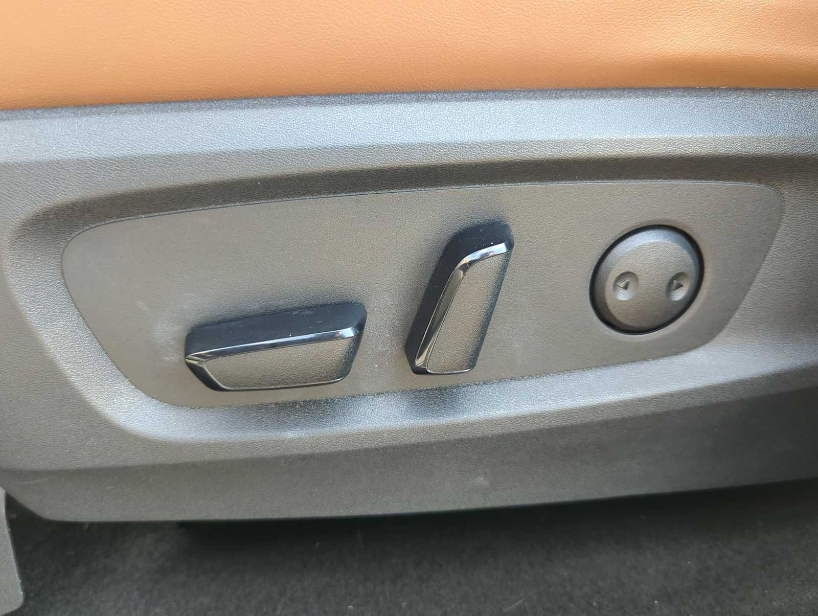 Thumbnail: 2023 Nissan Pathfinder - 18