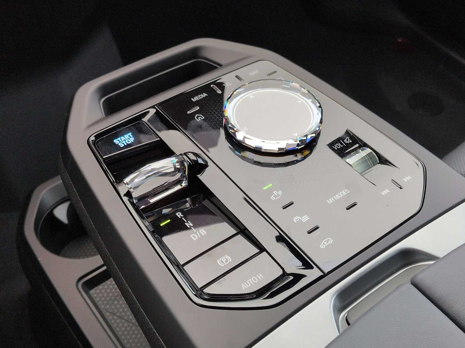 Thumbnail: 2026 BMW iX - 35