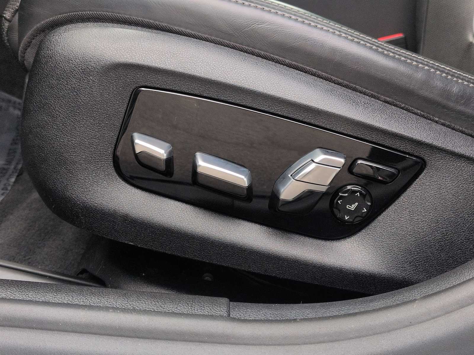 Thumbnail: 2021 BMW 5 Series - 17