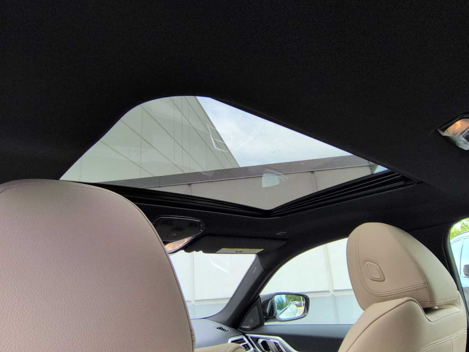 Thumbnail: 2026 BMW i4 - 23