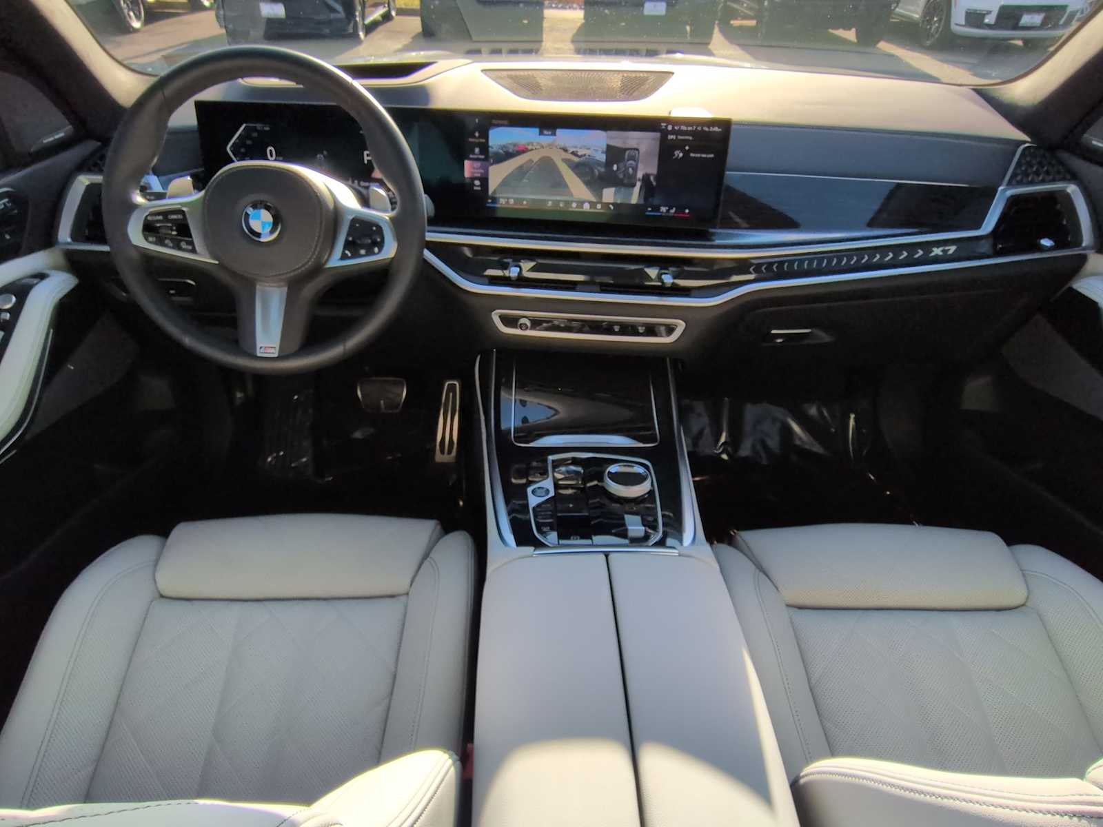 Thumbnail: 2025 BMW X7 - 16