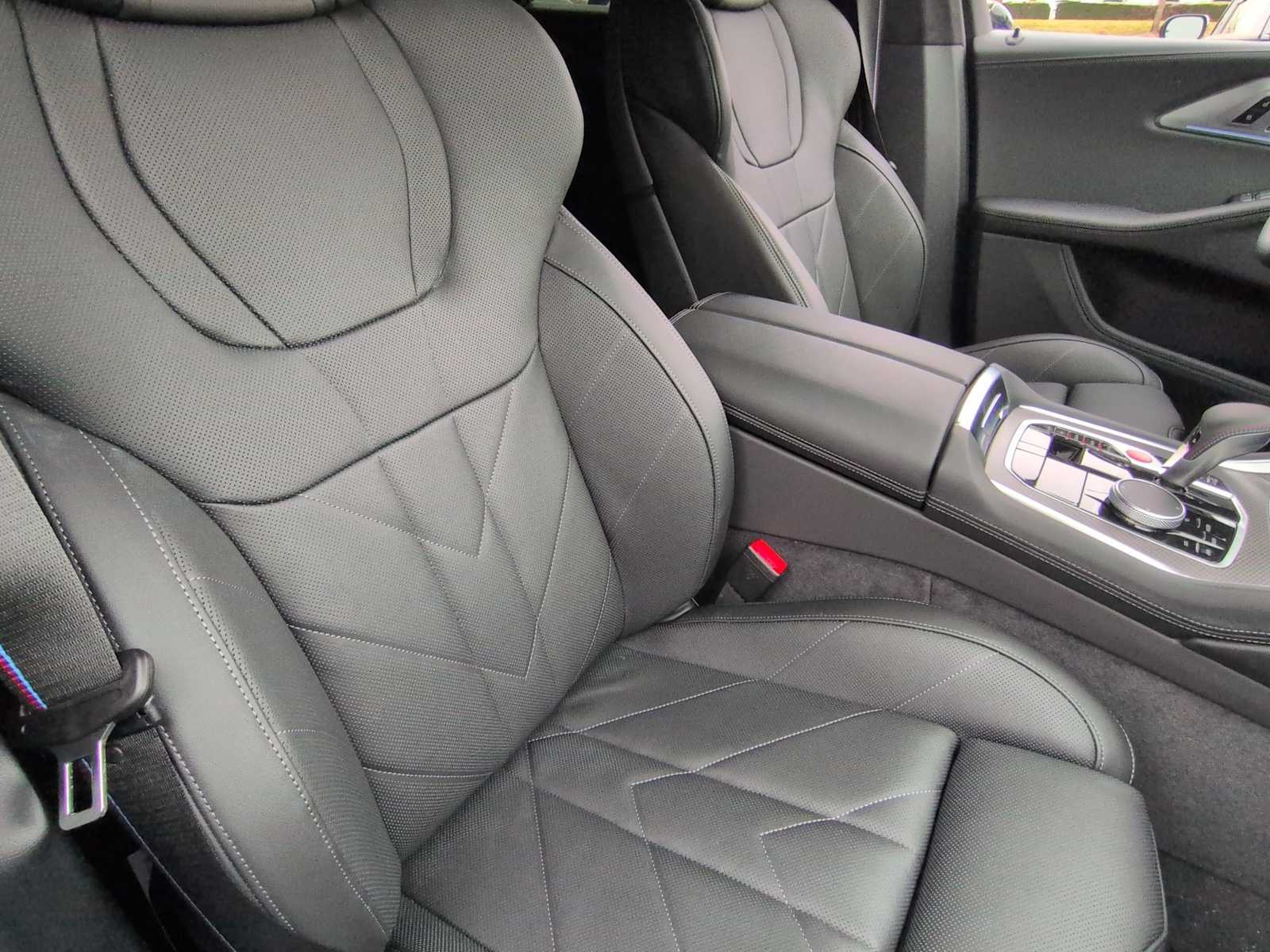 Thumbnail: 2026 BMW XM - 22