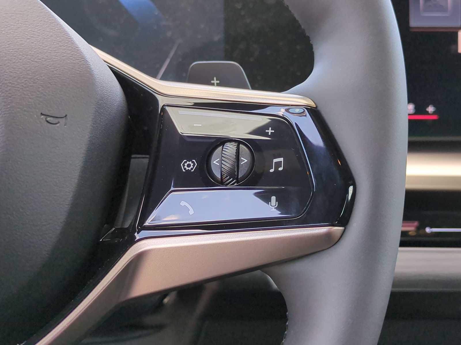 Thumbnail: 2025 BMW 5 Series - 26