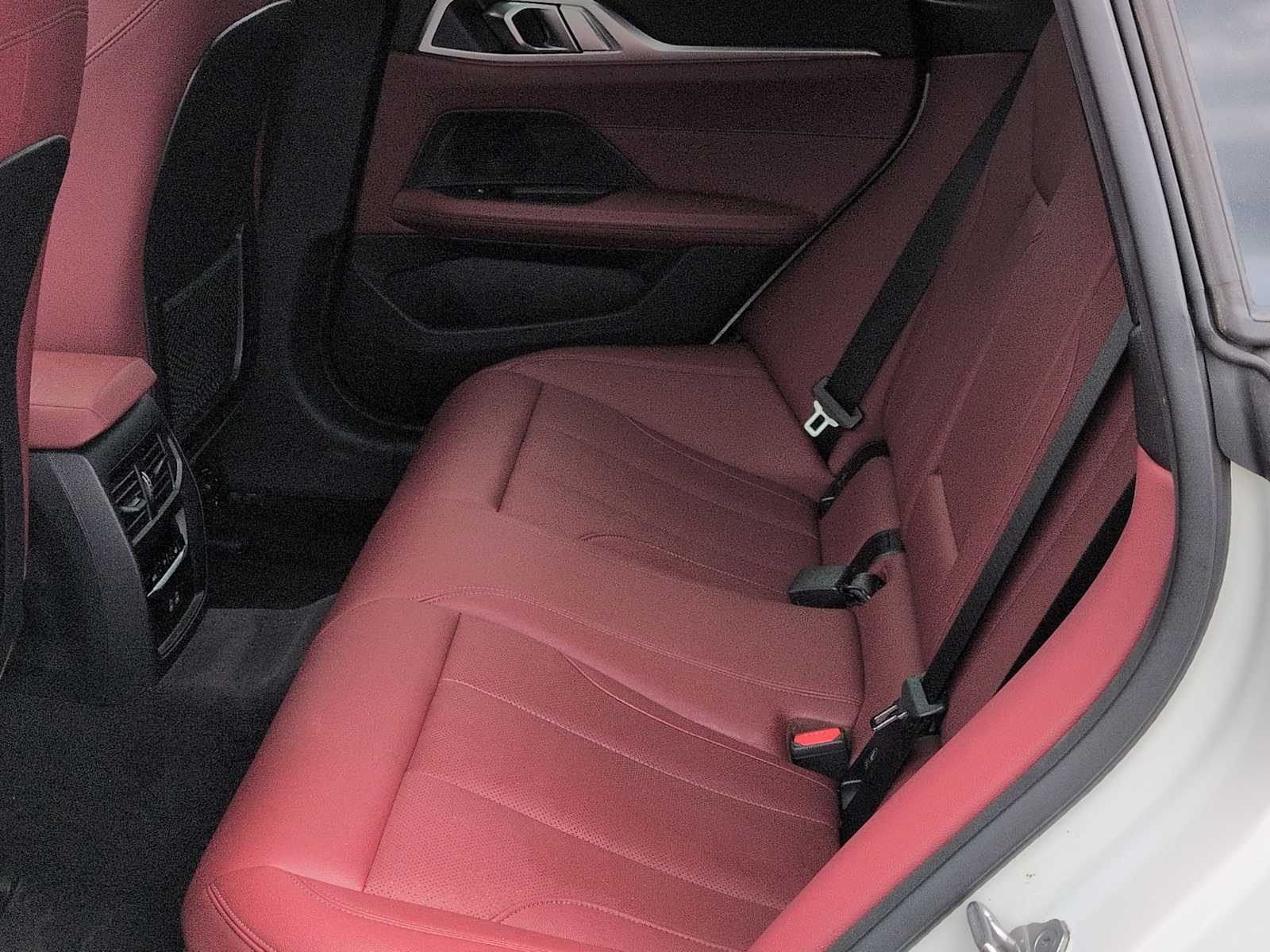 Thumbnail: 2023 BMW i4 - 21