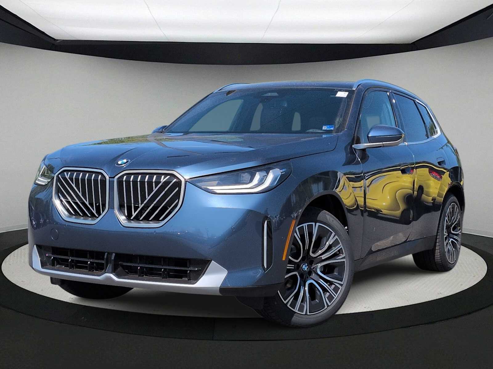 Thumbnail: 2026 BMW X3 - 1