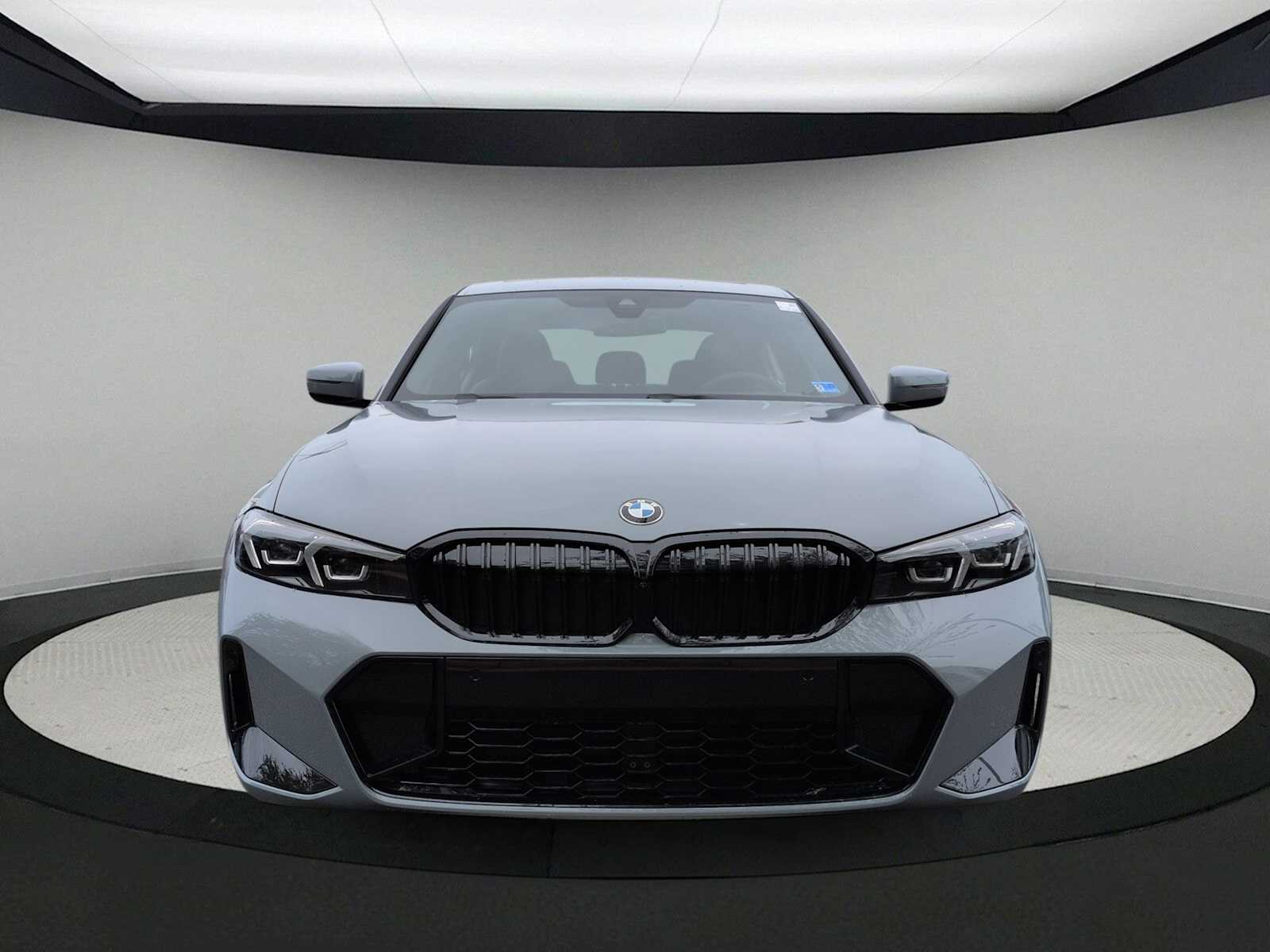 Thumbnail: 2026 BMW 3 Series - 3