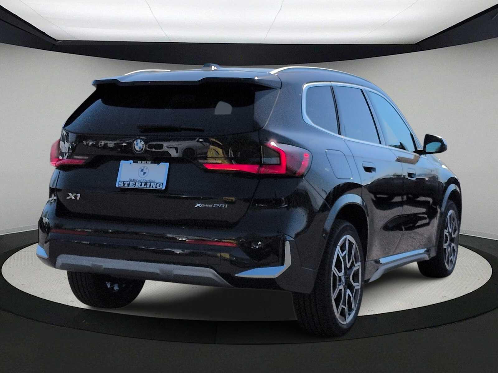 Thumbnail: 2023 BMW X1 - 8