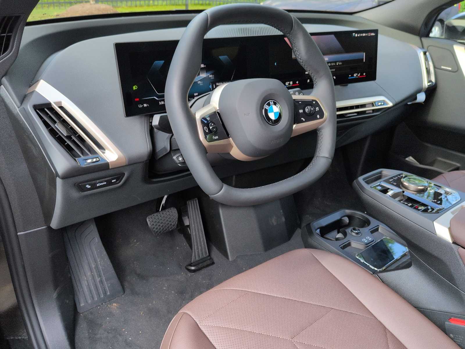 Thumbnail: 2026 BMW iX - 10
