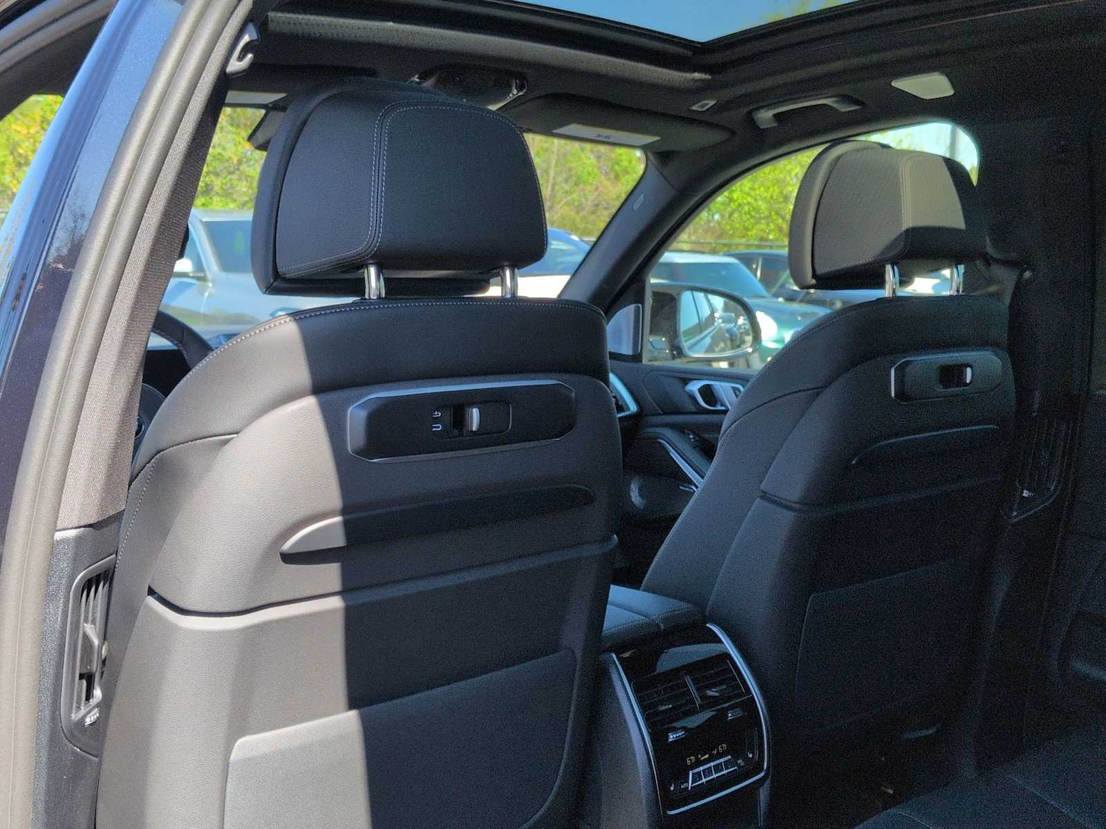 Thumbnail: 2026 BMW X5 - 19