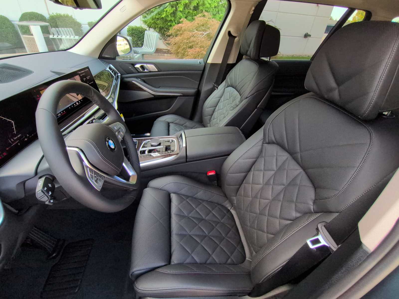 Thumbnail: 2026 BMW X7 - 17