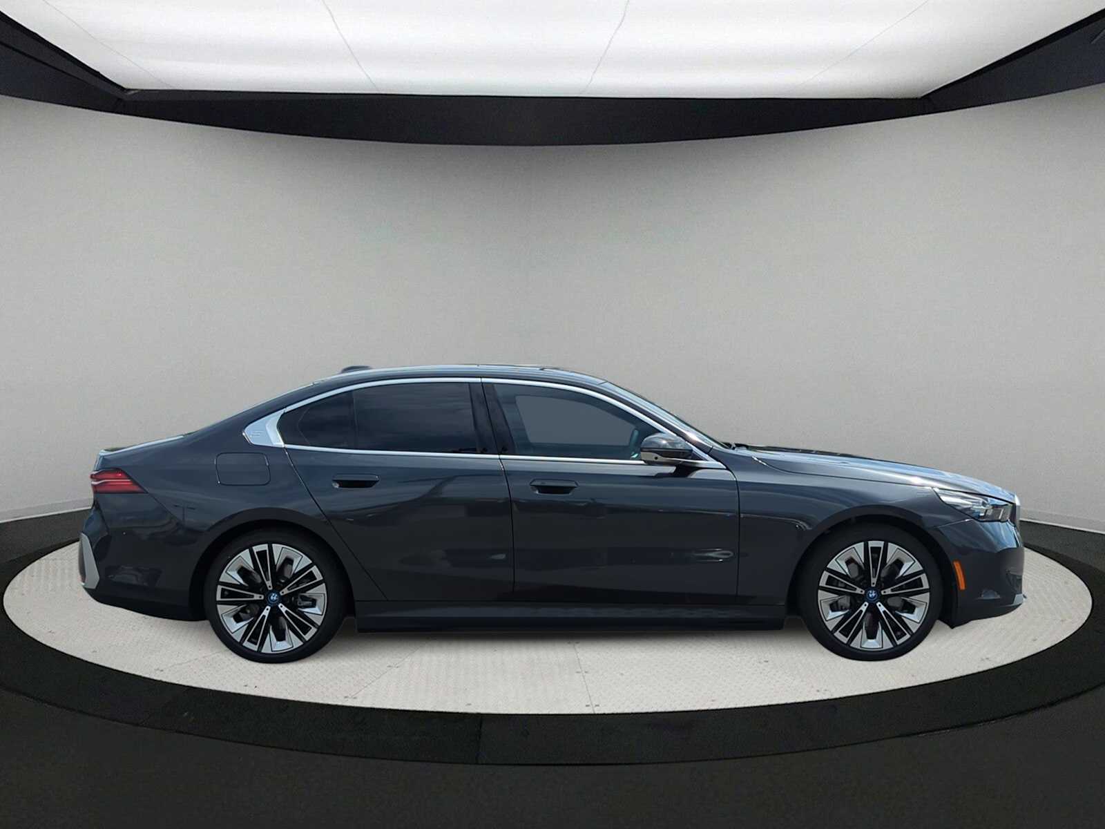 Thumbnail: 2024 BMW i5 - 9