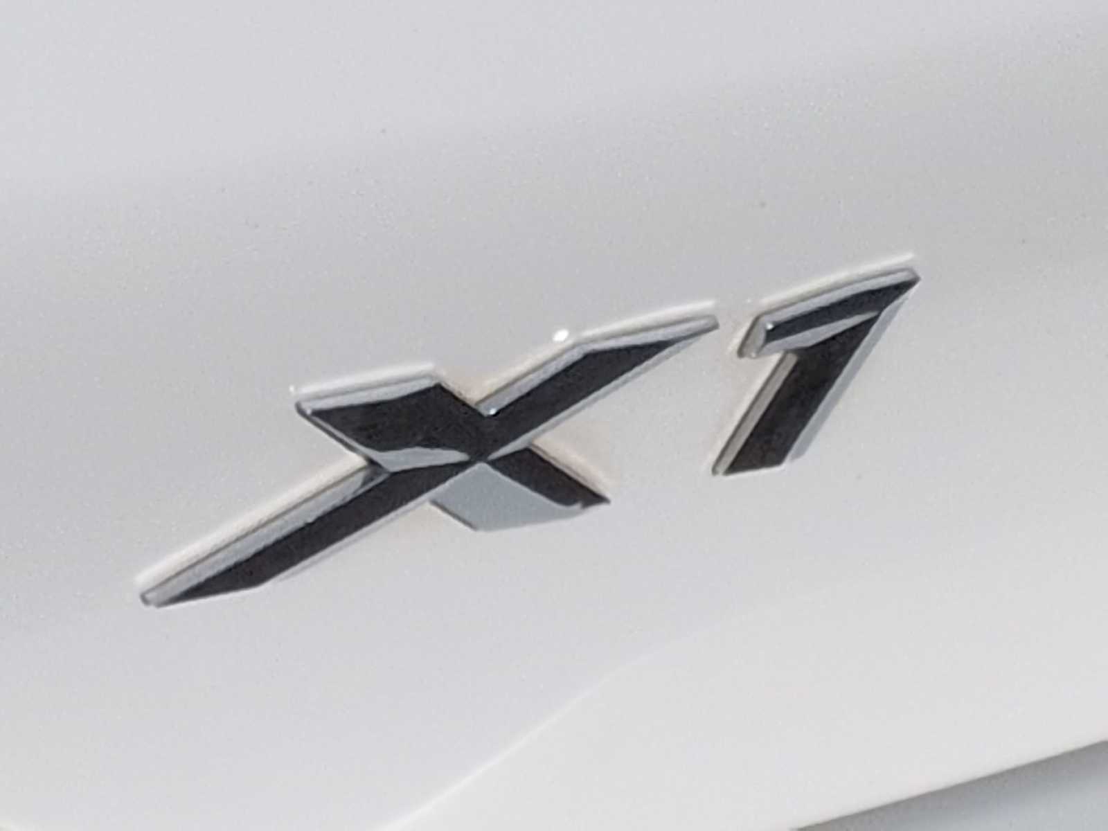 Thumbnail: 2021 BMW X1 - 13