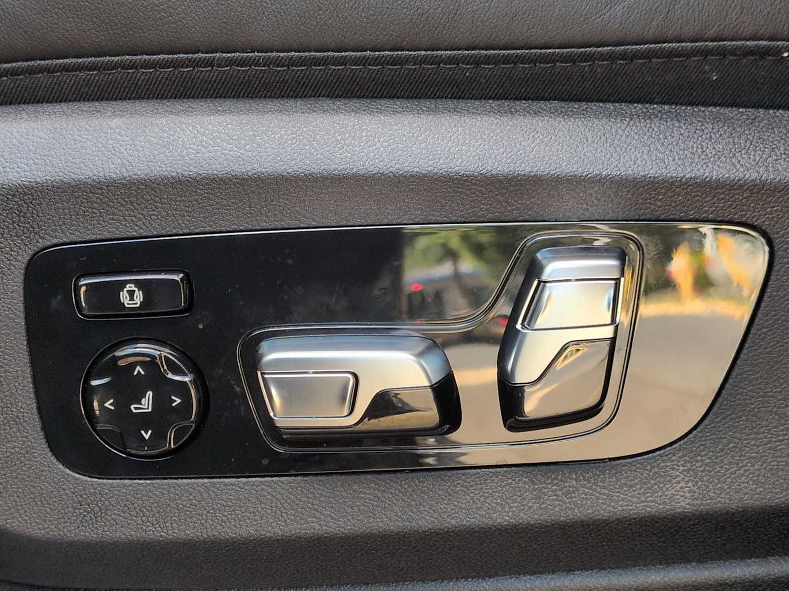 Thumbnail: 2026 BMW X7 - 18