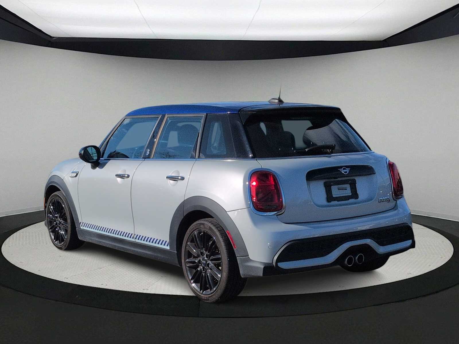 Thumbnail: 2022 MINI Cooper Hardtop - 6