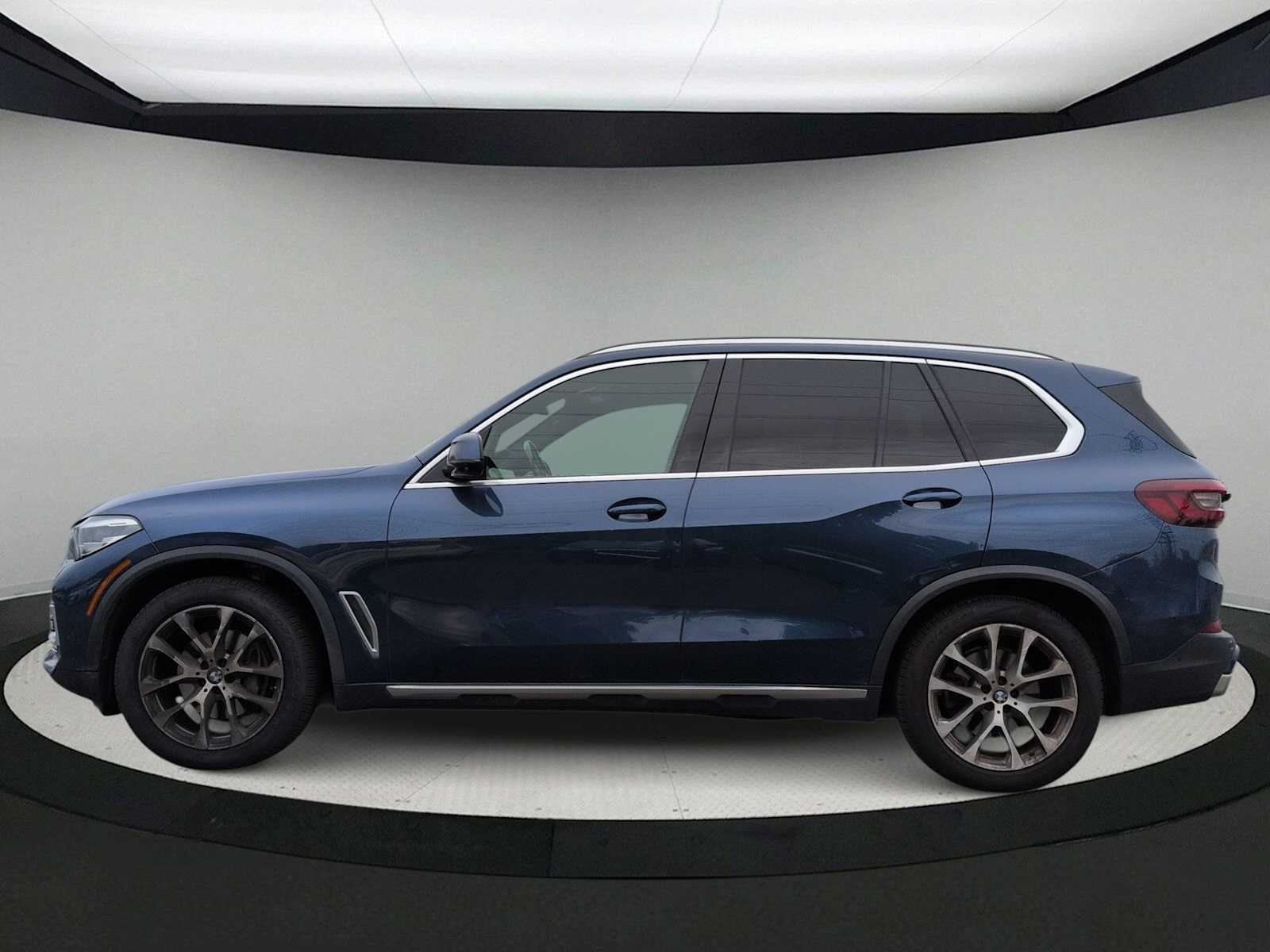 Thumbnail: 2021 BMW X5 - 5