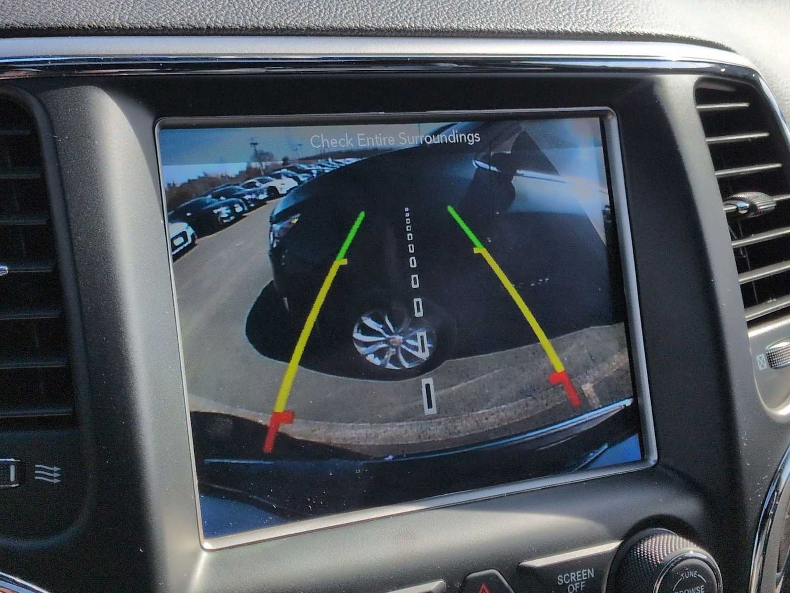 Thumbnail: 2018 Jeep Grand Cherokee - 32