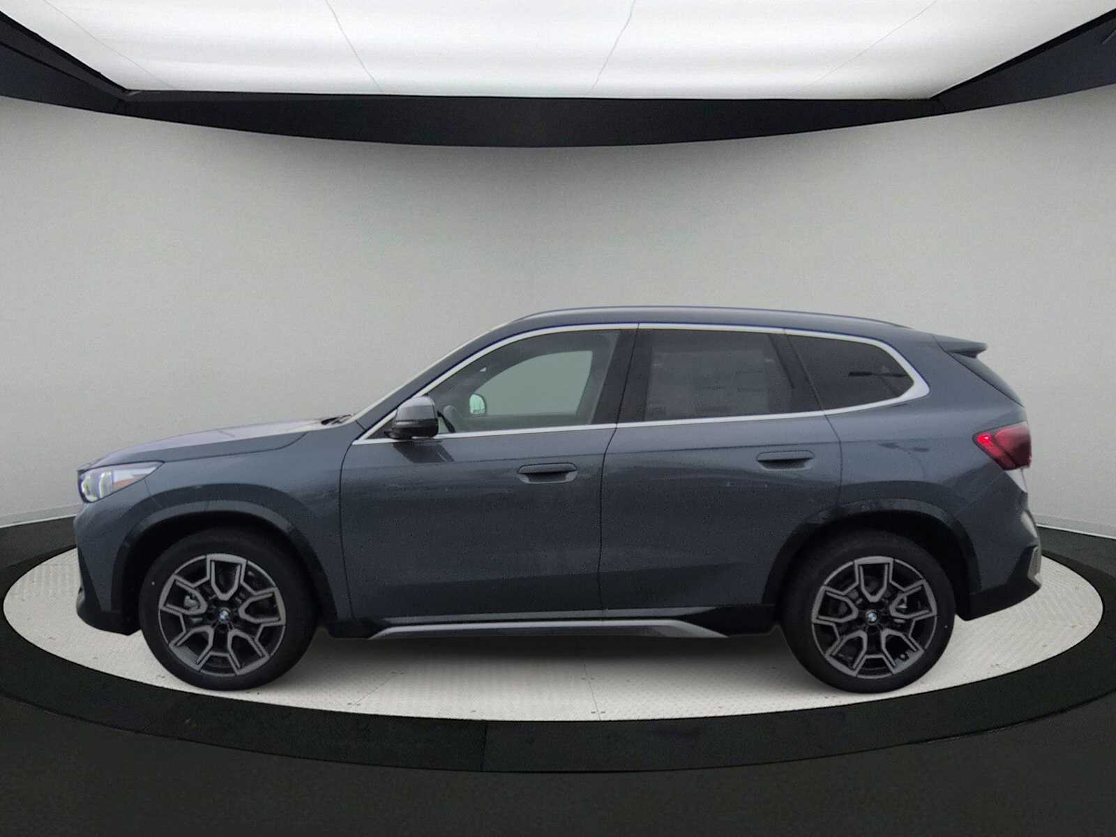Thumbnail: 2026 BMW X1 - 5