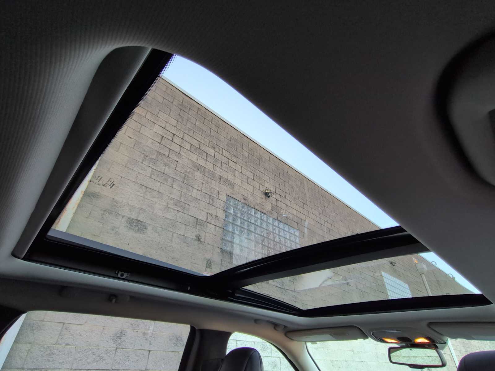 Thumbnail: 2015 Jeep Cherokee - 23