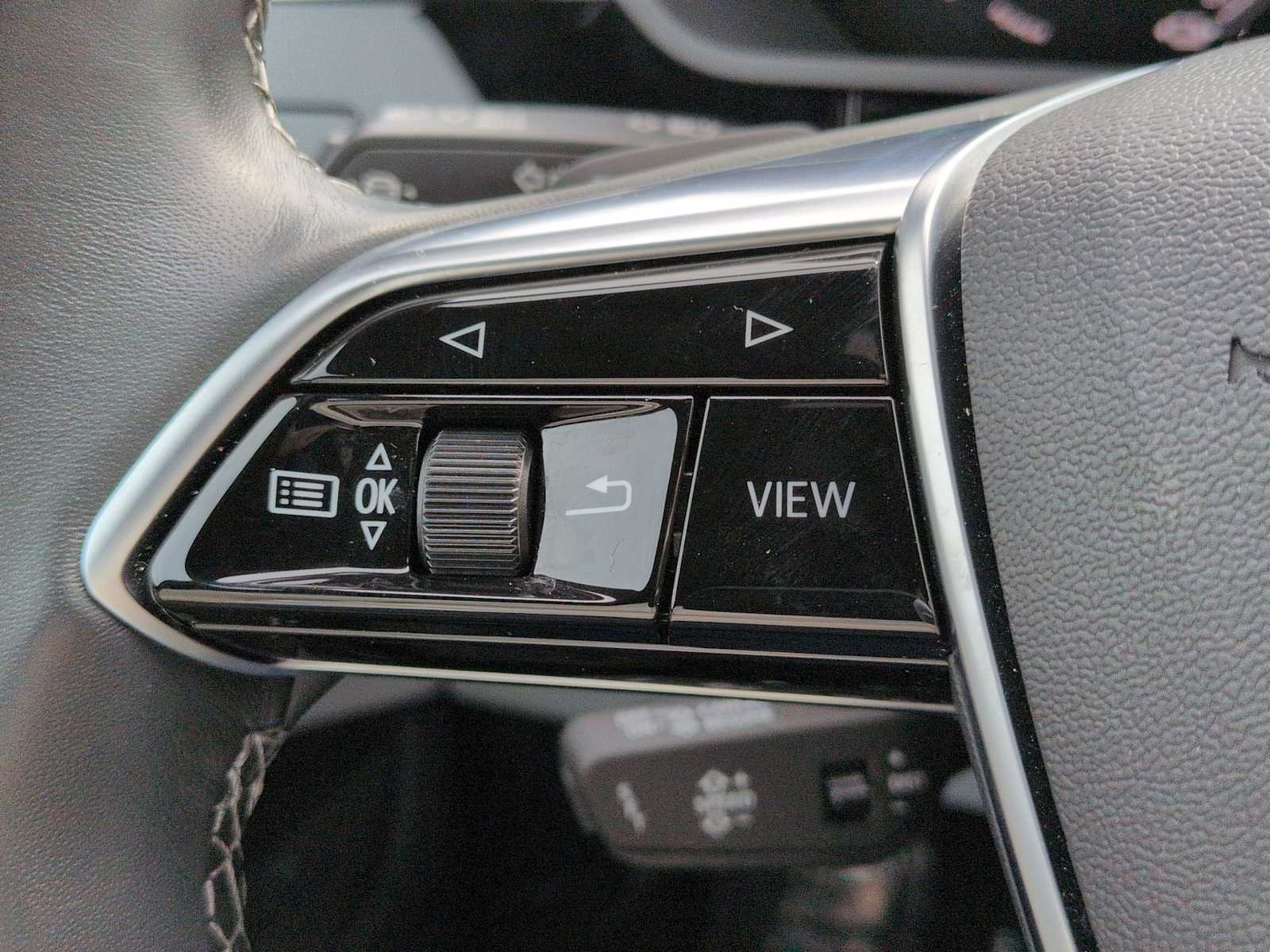 Thumbnail: 2023 Audi e-tron S - 26