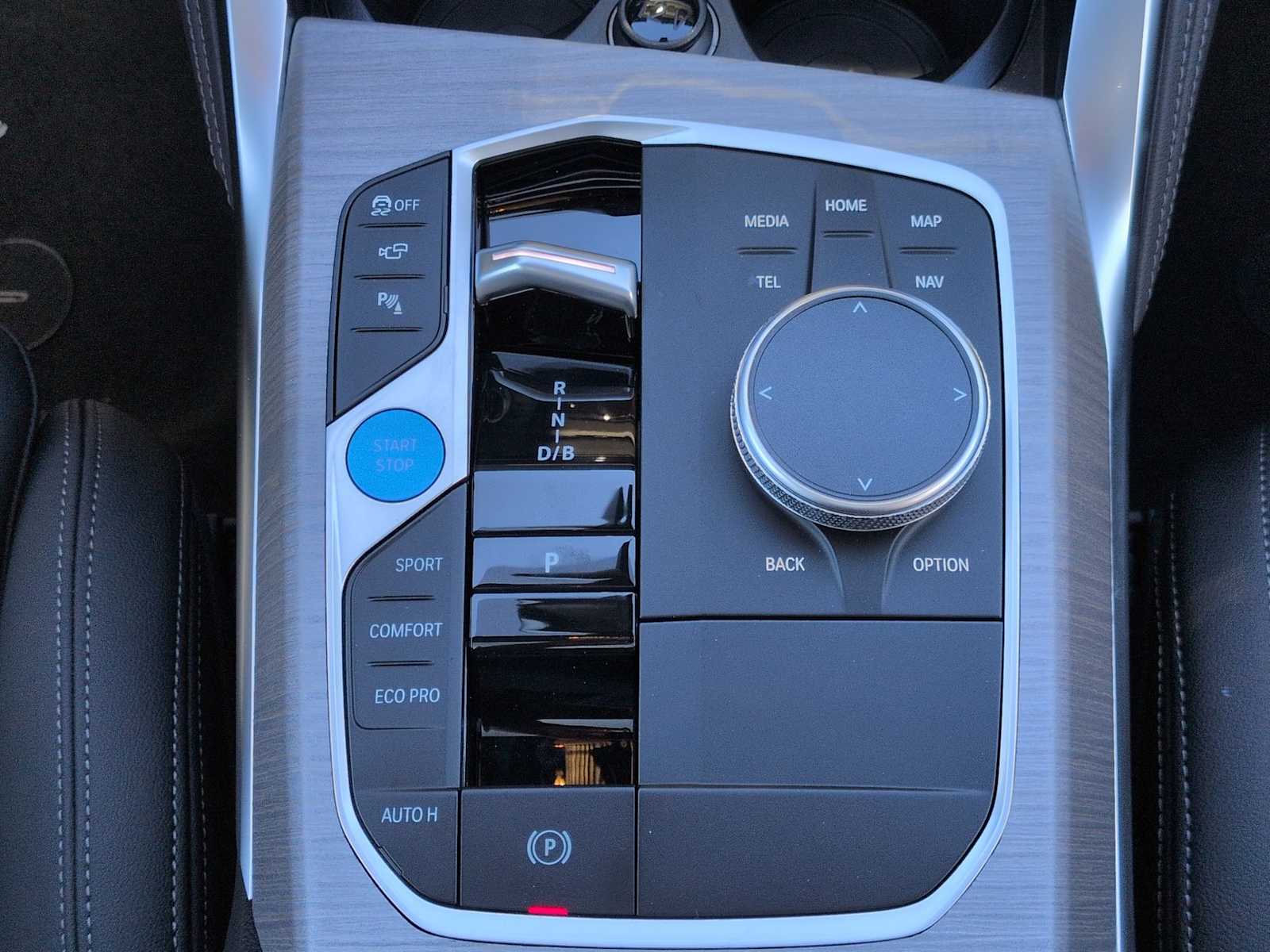 Thumbnail: 2025 BMW i4 - 35