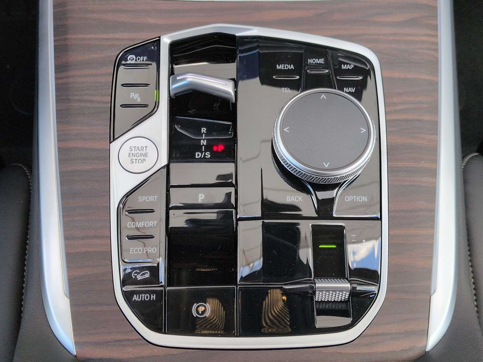 Thumbnail: 2026 BMW X7 - 35