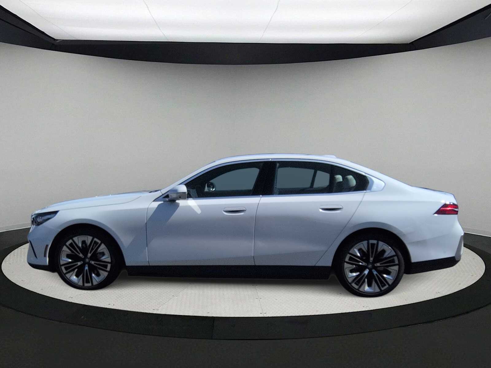Thumbnail: 2025 BMW i5 - 5
