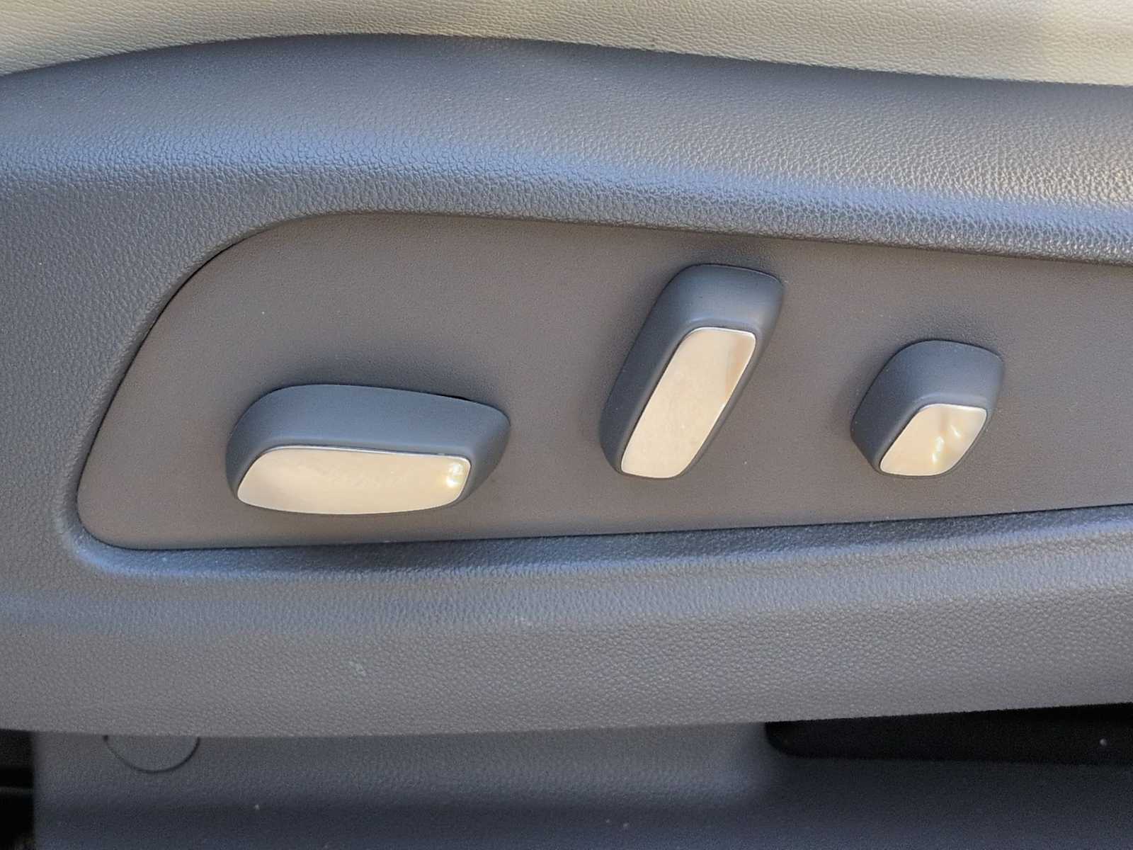 Thumbnail: 2019 Cadillac XT5 - 17