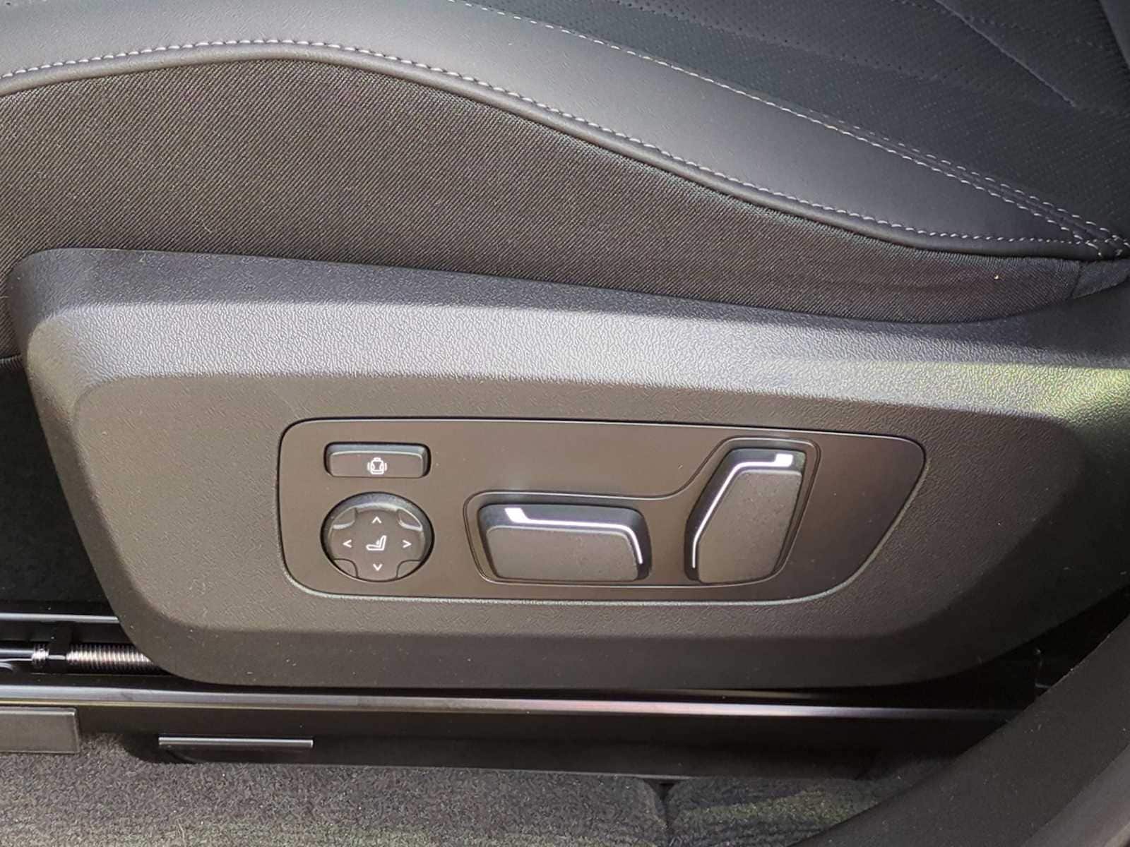 Thumbnail: 2025 BMW X3 - 17