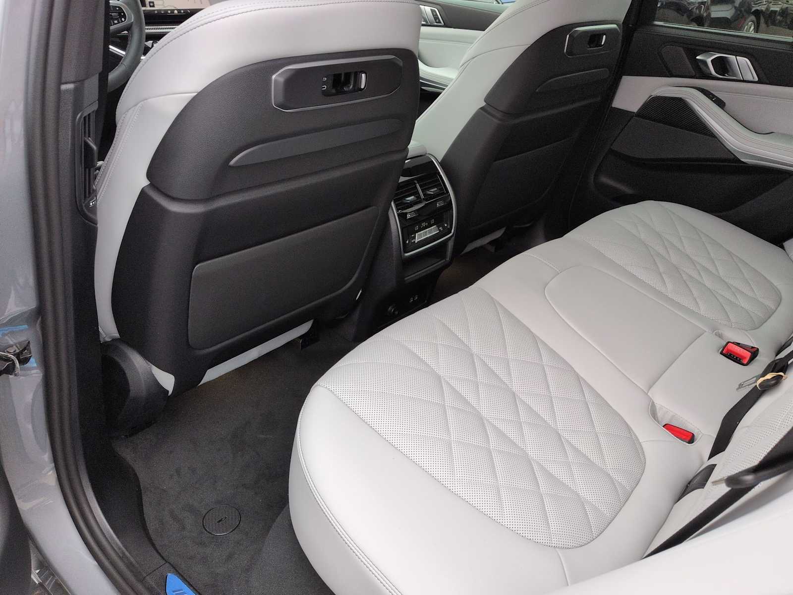Thumbnail: 2026 BMW X5 - 19