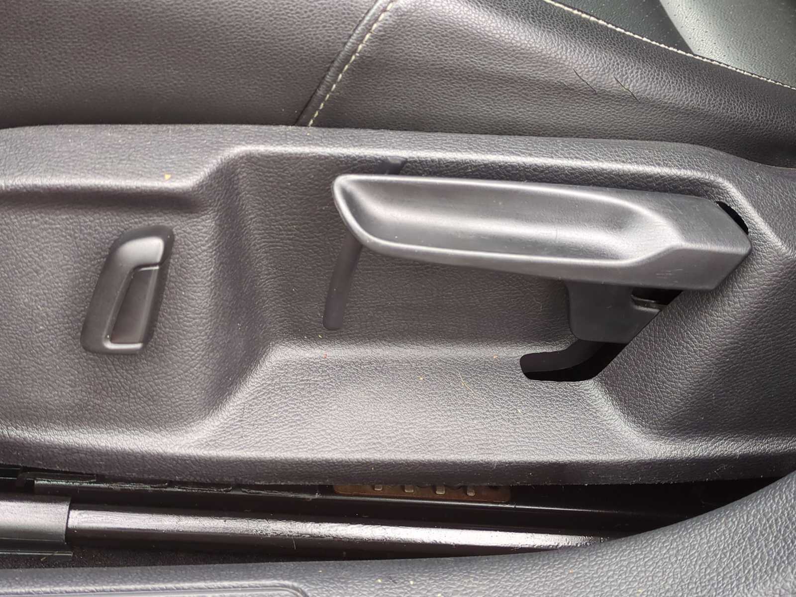 Thumbnail: 2017 Volkswagen Golf - 16