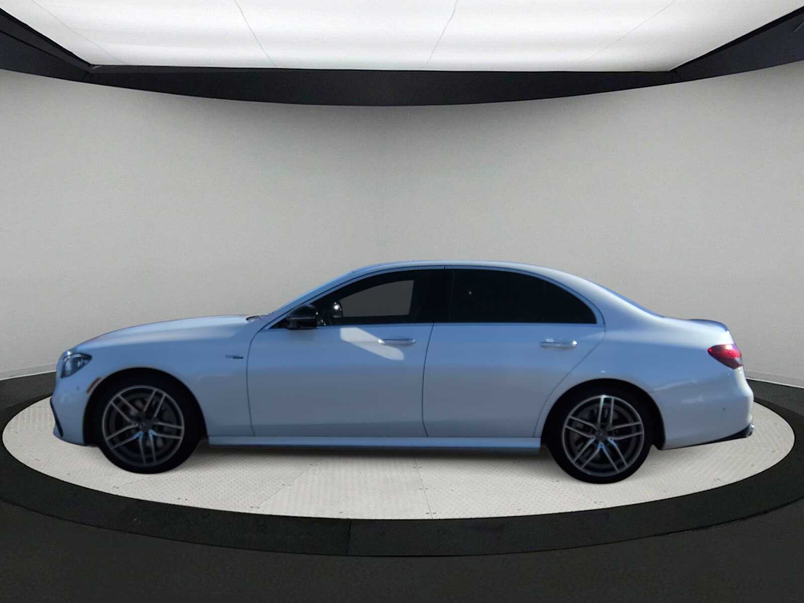 Thumbnail: 2022 Mercedes-Benz E-Class - 5