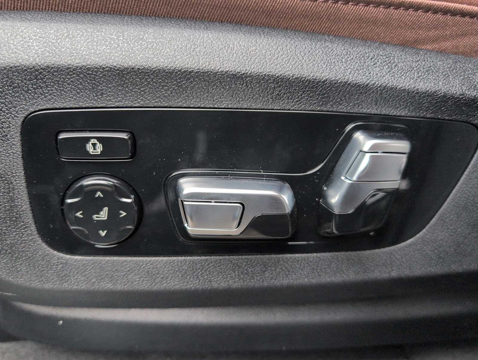 Thumbnail: 2026 BMW X5 - 17