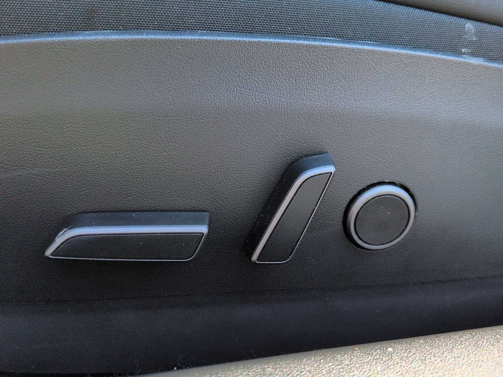 Thumbnail: 2023 Tesla Model 3 - 17