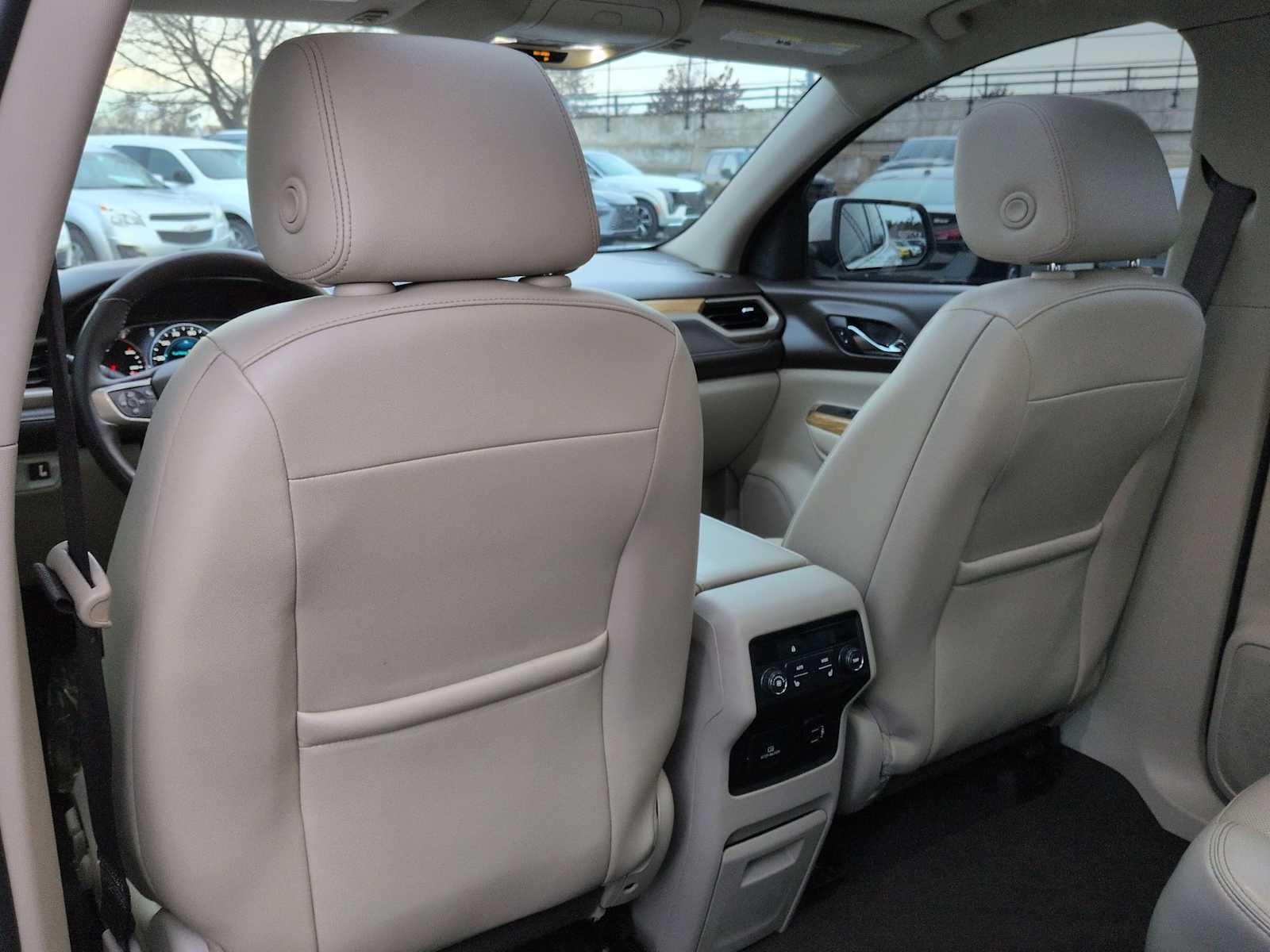 Thumbnail: 2017 GMC Acadia - 19