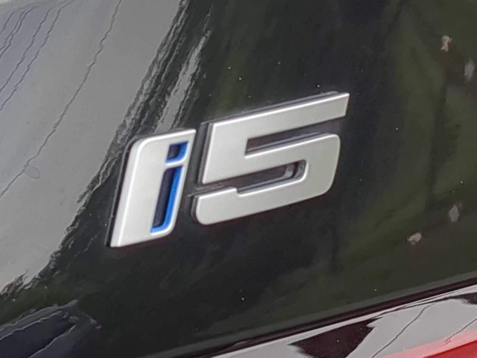 Thumbnail: 2025 BMW i5 - 13