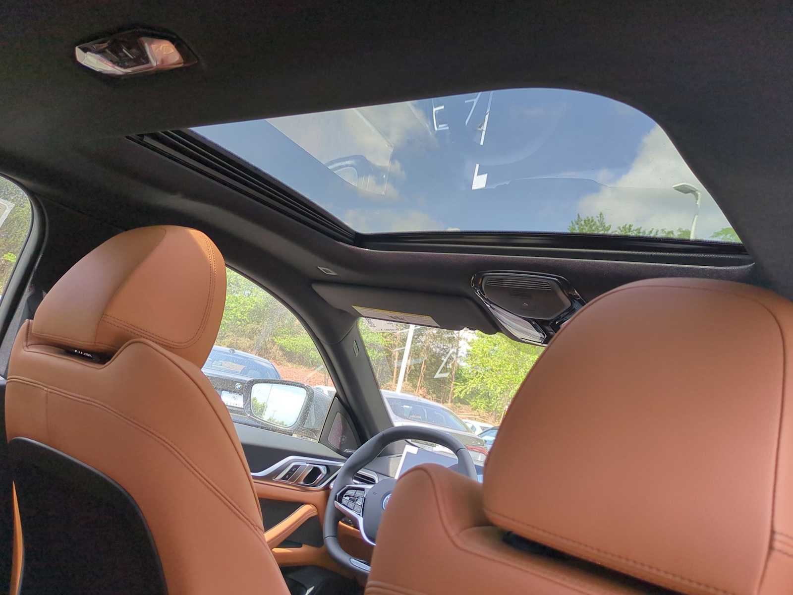 Thumbnail: 2025 BMW i4 - 22