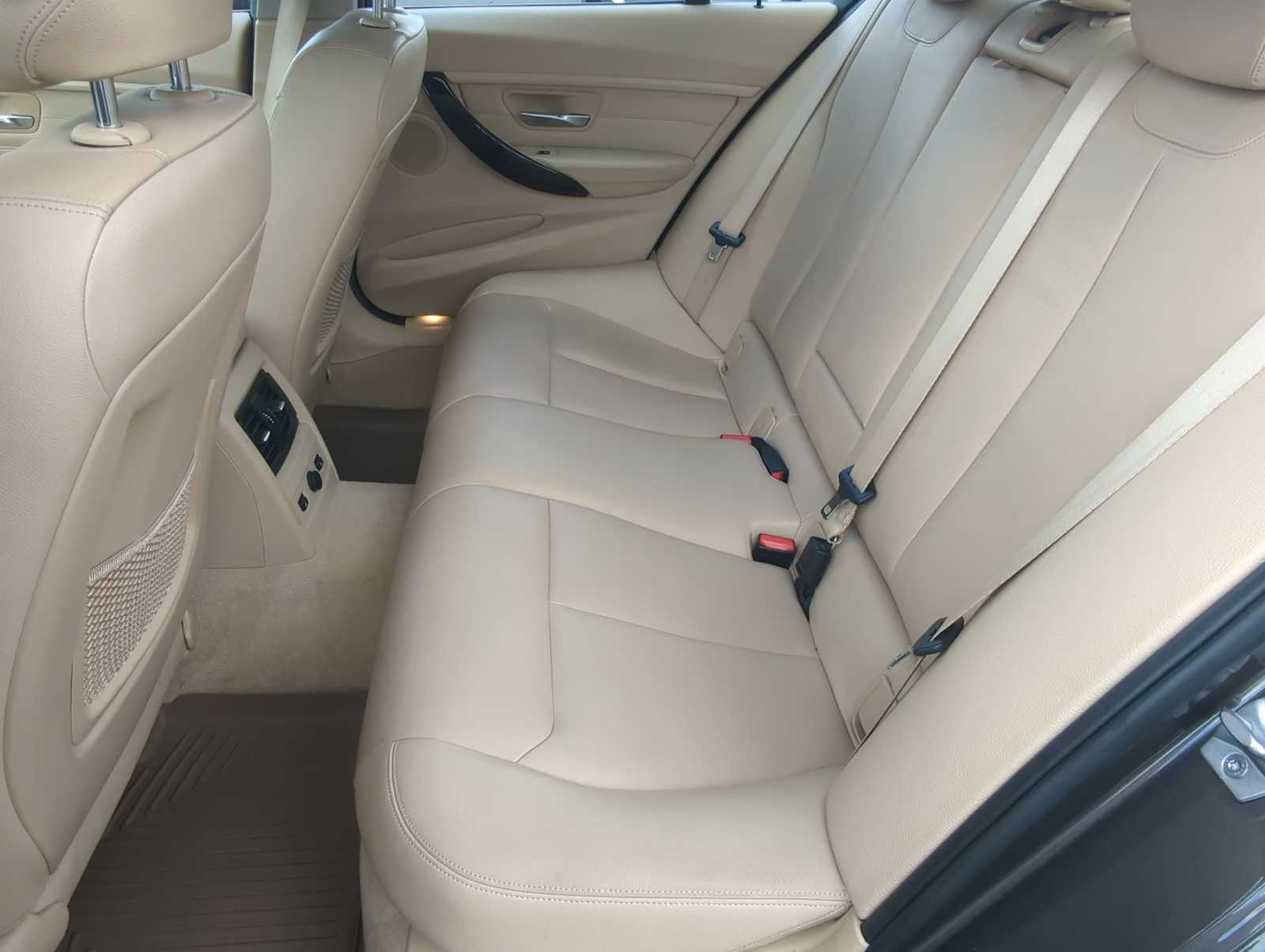 Thumbnail: 2015 BMW 3 Series - 21