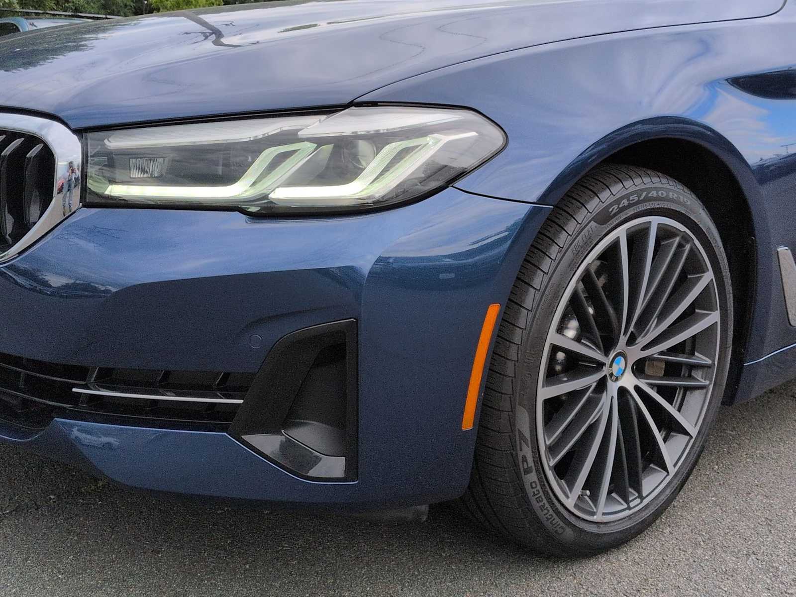 Thumbnail: 2023 BMW 5 Series - 10
