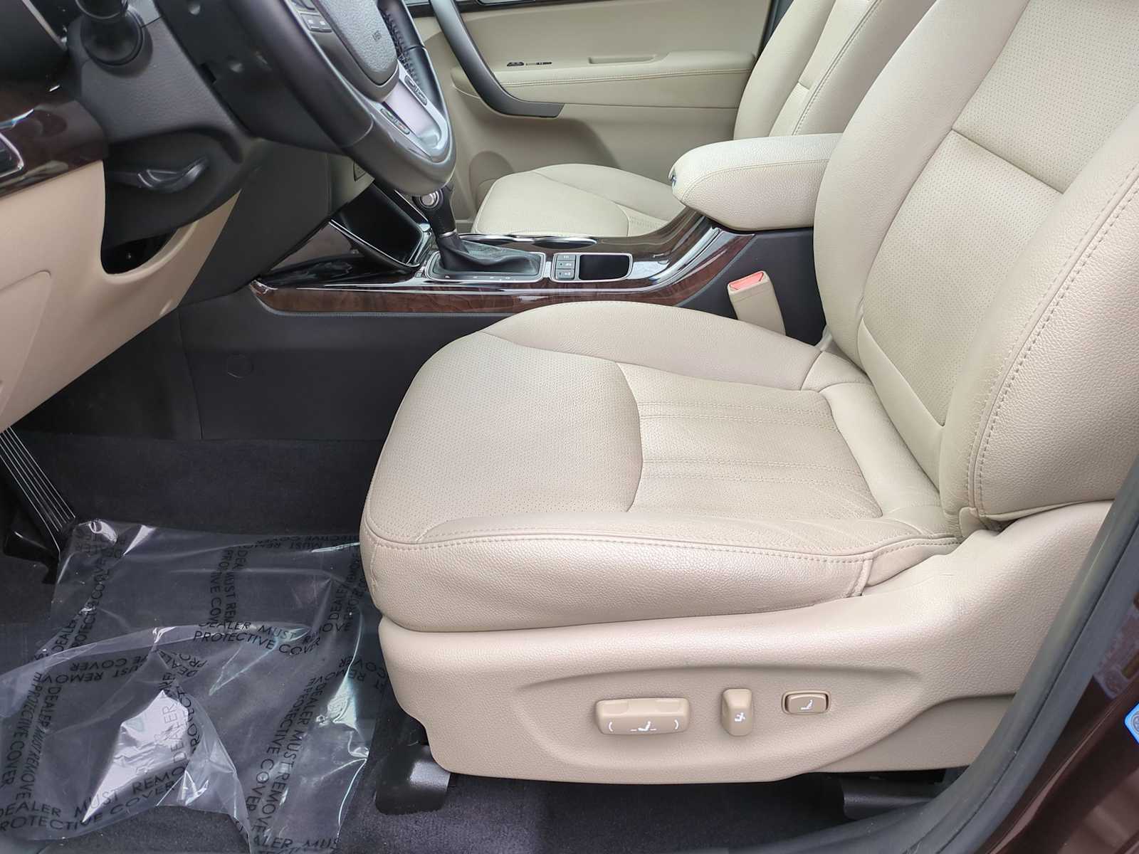 Thumbnail: 2015 Kia Sorento - 17