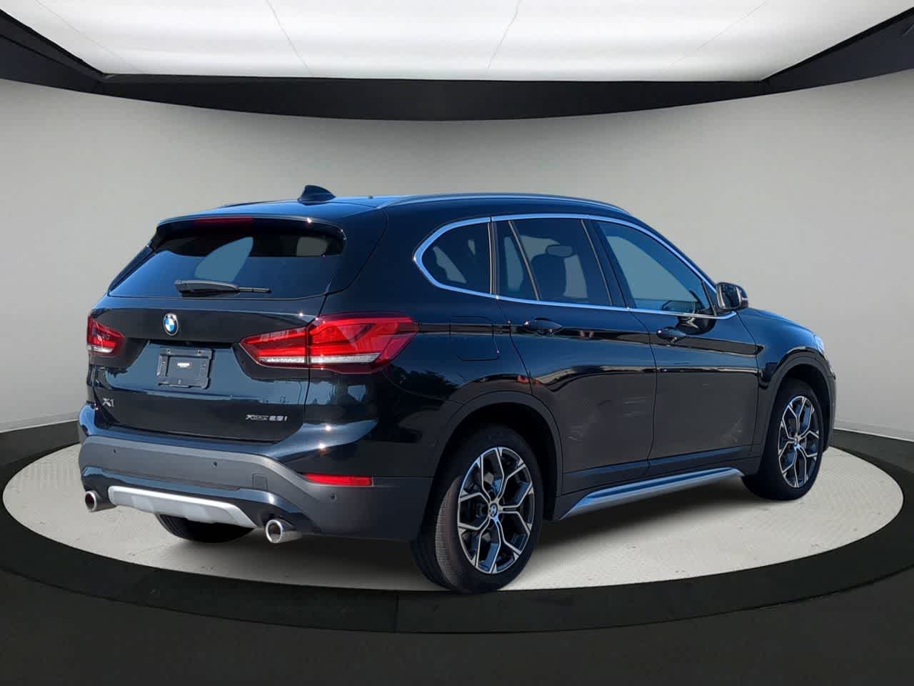 Thumbnail: 2022 BMW X1 - 8