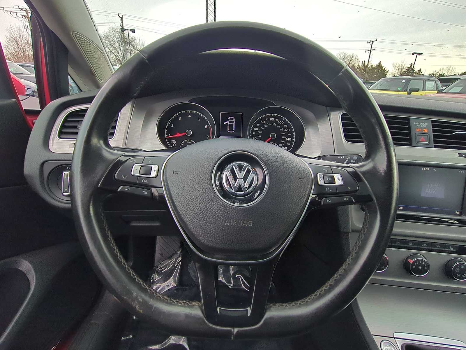 Thumbnail: 2017 Volkswagen Golf - 23